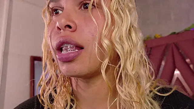 Haelycute online show from December 2025 11:37:01 AM