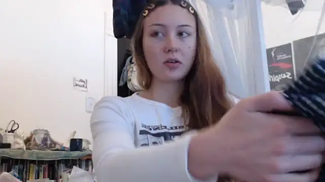 fern4ever online show from December 2025 11:04:01 PM