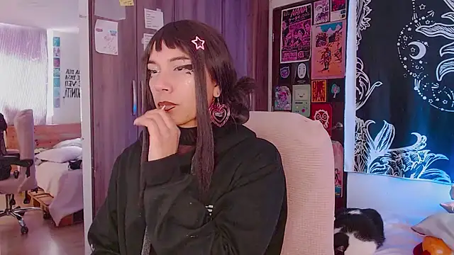 melissahowl online show from November 2025 06:11:01 PM