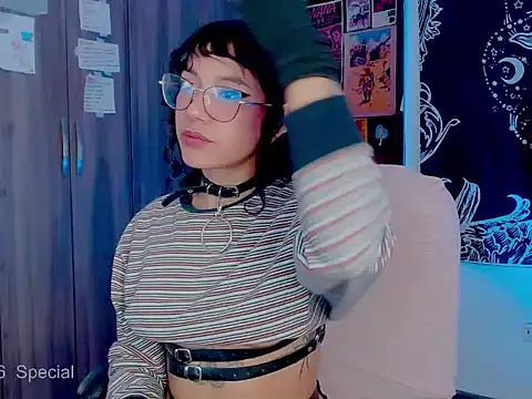 melissahowl online show from October 2025 02:05:01 PM