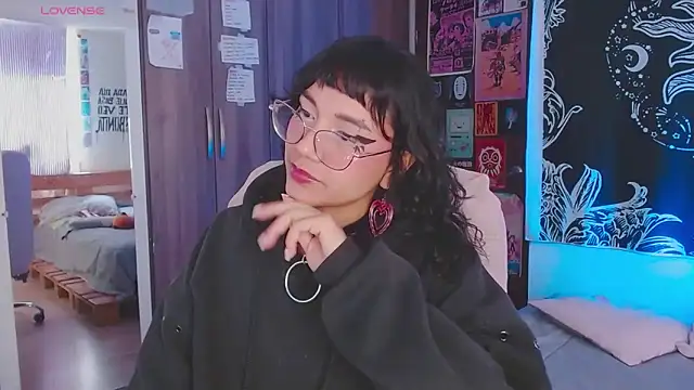 melissahowl online show from November 2025 04:22:02 PM