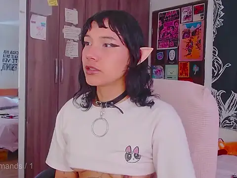 melissahowl online show from November 2025 05:18:01 PM