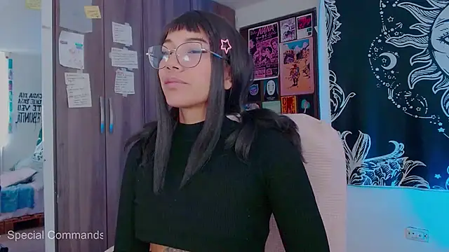 melissahowl online show from October 2025 01:23:01 PM