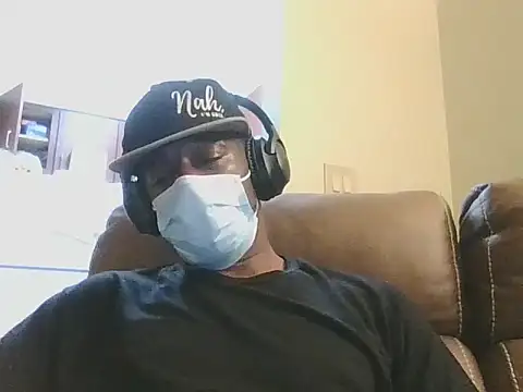 Snapshot of DreamvilleINC chatting on September 2025 03:35:01 AM DreamvilleINC online show from September 2025 03:35:01 AM