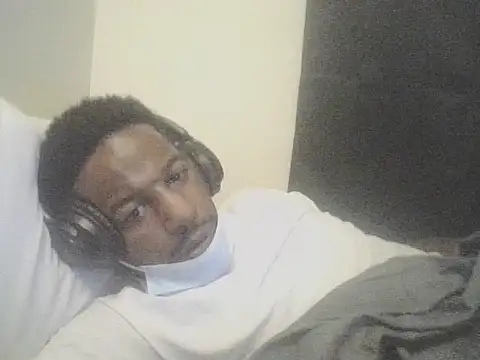 Snapshot of DreamvilleINC chatting on October 2025 07:21:01 AM DreamvilleINC online show from October 2025 07:21:01 AM