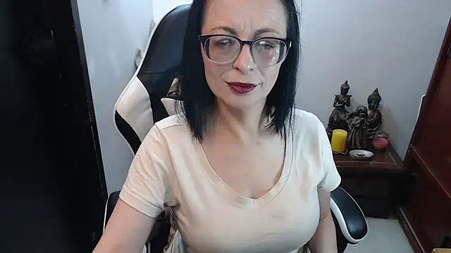 AnasstaciaEvans online show from April 2026 02:13:01 AM