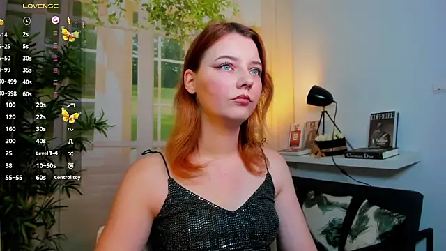 pretty little thing online show from October 2025 03:53:01 PM