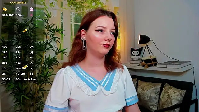 pretty little thing online show from December 2025 02:06:02 PM