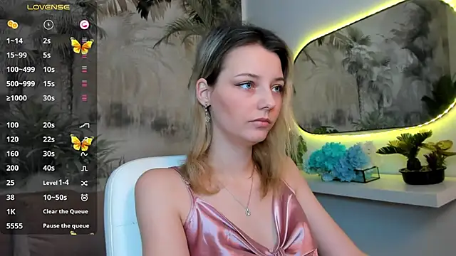 Snapshot of pretty_little_thing chatting on January 2025 04:11:01 PM pretty little thing online show from January 2025 04:11:01 PM