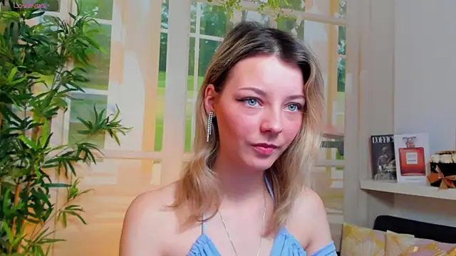Snapshot of pretty_little_thing chatting on January 2025 12:40:02 PM pretty little thing online show from January 2025 12:40:02 PM