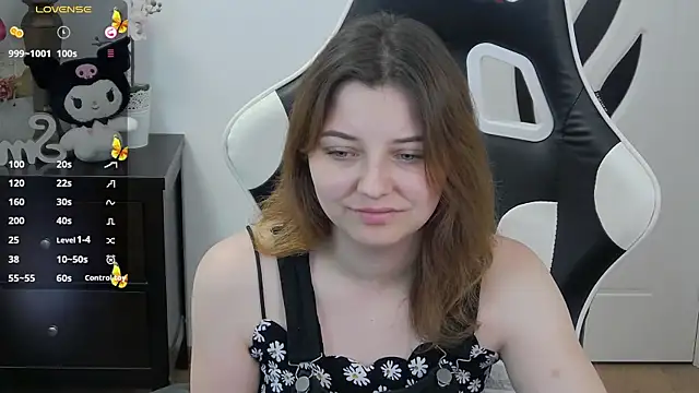 pretty little thing online show from May 2026 04:03:01 PM