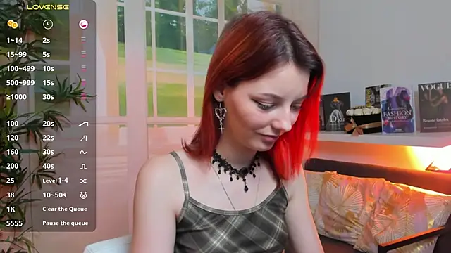 Snapshot of pretty_little_thing chatting on February 2025 01:53:01 AM pretty little thing online show from February 2025 01:53:01 AM