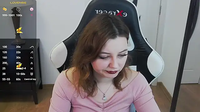 pretty little thing online show from February 2026 05:32:01 PM