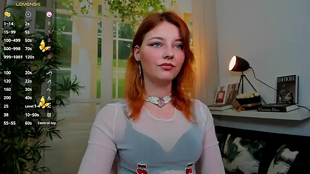 Snapshot of pretty_little_thing chatting on October 2025 01:13:01 PM pretty little thing online show from October 2025 01:13:01 PM