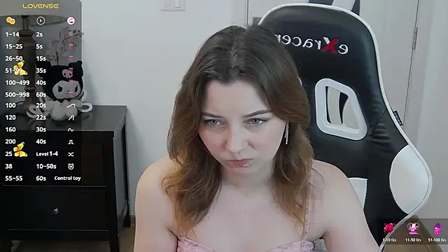 pretty little thing online show from June 2026 06:07:02 PM
