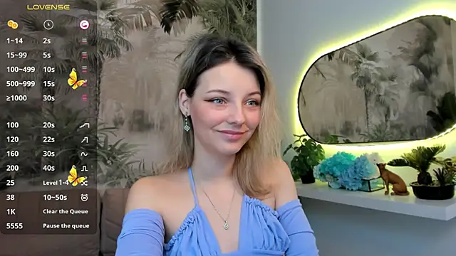 Snapshot of pretty_little_thing chatting on January 2025 12:11:01 AM pretty little thing online show from January 2025 12:11:01 AM