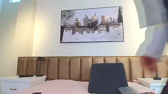 Snapshot of HannaBrave chatting on February 2026 07:27:02 PM HannaBrave online show from February 2026 07:27:02 PM