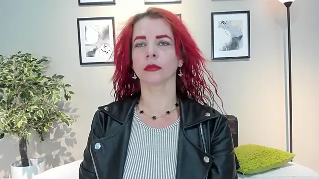 Snapshot of HannaBrave chatting on March 2026 05:42:01 PM HannaBrave online show from March 2026 05:42:01 PM