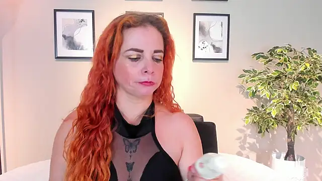 Snapshot of HannaBrave chatting on March 2026 07:26:01 PM HannaBrave online show from March 2026 07:26:01 PM