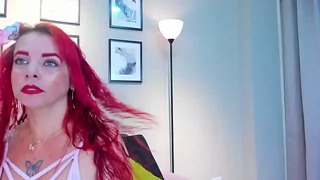 Snapshot of HannaBrave chatting on February 2026 07:25:01 PM HannaBrave online show from February 2026 07:25:01 PM