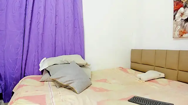 lilybaudyn  online show from November 2025 05:39:02 PM