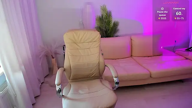 Daniela Kitty  online show from May 2026 07:02:02 AM