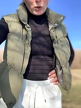 Crazy-Rosa online show from November 2025 07:58:02 AM