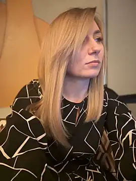 Snapshot of Crazy-Rosa chatting on January 2025 04:10:01 PM Crazy-Rosa online show from January 2025 04:10:01 PM