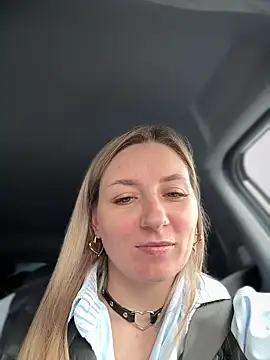 Snapshot of Crazy-Rosa chatting on February 2025 12:16:02 PM Crazy-Rosa online show from February 2025 12:16:02 PM