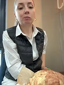 Snapshot of Crazy-Rosa chatting on March 2025 12:36:02 PM Crazy-Rosa online show from March 2025 12:36:02 PM