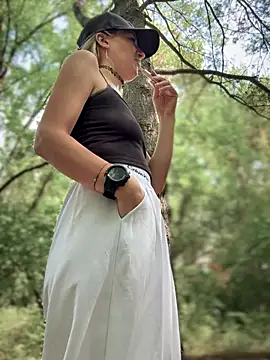 Snapshot of Crazy-Rosa chatting on September 2025 05:50:01 AM Crazy-Rosa online show from September 2025 05:50:01 AM