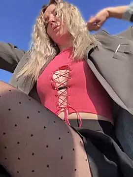 Snapshot of Crazy-Rosa chatting on September 2025 03:29:01 AM Crazy-Rosa online show from September 2025 03:29:01 AM