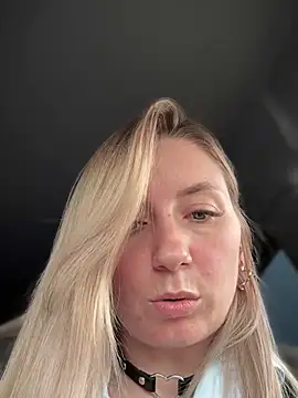 Snapshot of Crazy-Rosa chatting on March 2025 11:40:02 AM Crazy-Rosa online show from March 2025 11:40:02 AM