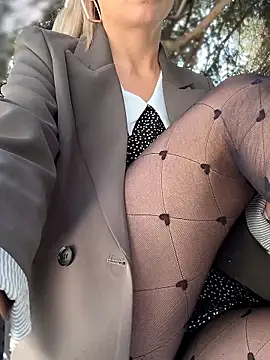 Snapshot of Crazy-Rosa chatting on September 2025 06:36:02 AM Crazy-Rosa online show from September 2025 06:36:02 AM