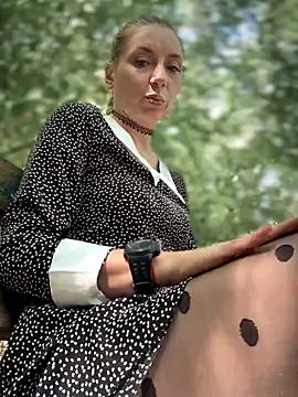 Snapshot of Crazy-Rosa chatting on September 2025 06:35:02 AM Crazy-Rosa online show from September 2025 06:35:02 AM