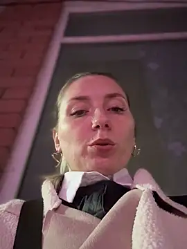 Snapshot of Crazy-Rosa chatting on March 2025 03:33:02 AM Crazy-Rosa online show from March 2025 03:33:02 AM