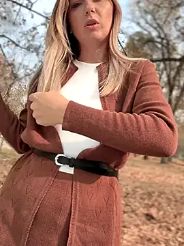 Snapshot of Crazy-Rosa chatting on October 2025 08:24:02 AM Crazy-Rosa online show from October 2025 08:24:02 AM