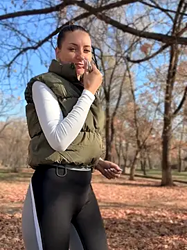 Crazy-Rosa online show from November 2025 08:08:01 AM