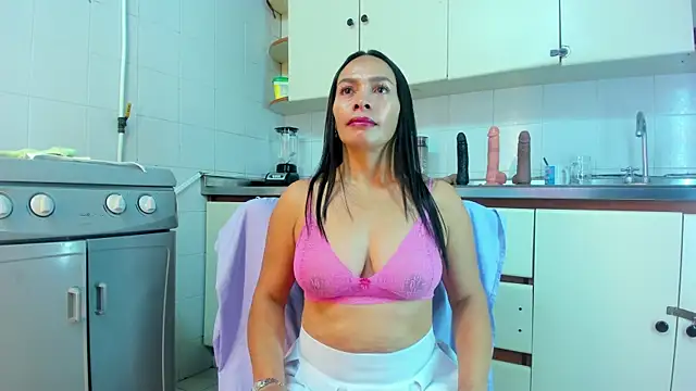 MaduraLuciana online show from October 2025 10:58:02 AM