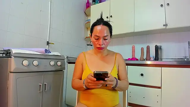 MaduraLuciana online show from November 2025 10:27:02 AM