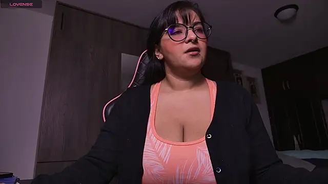 Snapshot of Steph_moon_ chatting on September 2025 10:32:01 PM Steph moon online show from September 2025 10:32:01 PM