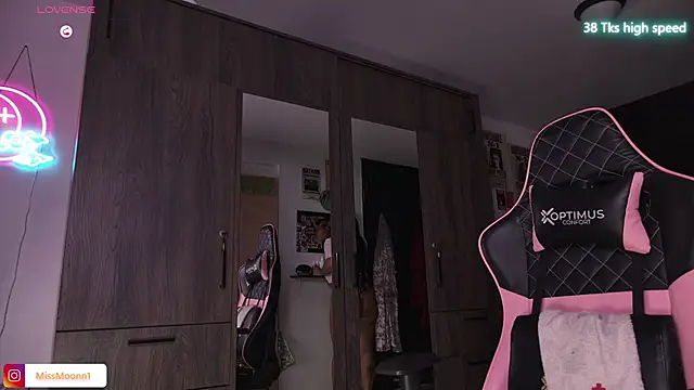 Steph moon  online show from February 2026 05:26:02 PM