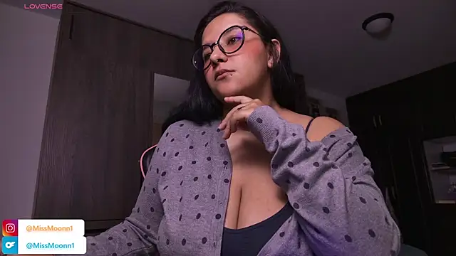 Snapshot of Steph_moon_ chatting on September 2025 12:02:02 AM Steph moon online show from September 2025 12:02:02 AM