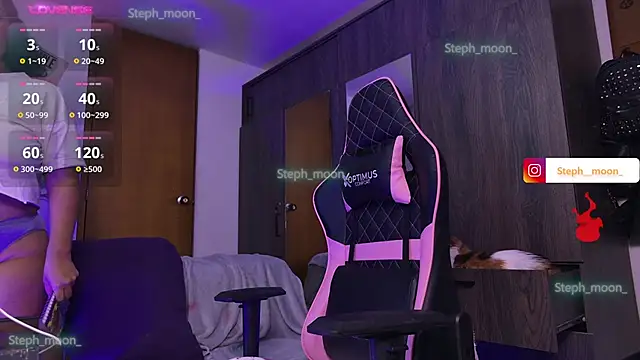 Snapshot of Steph_moon_ chatting on December 2024 12:32:02 AM Steph moon online show from December 2024 12:32:02 AM