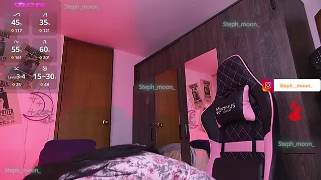 Snapshot of Steph_moon_ chatting on January 2025 02:14:02 AM Steph moon online show from January 2025 02:14:02 AM