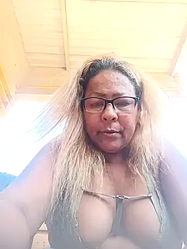 Afroditabichota online show from October 2025 05:25:02 PM