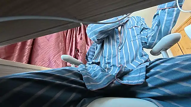 YunheLEE online show from December 2025 08:17:02 AM