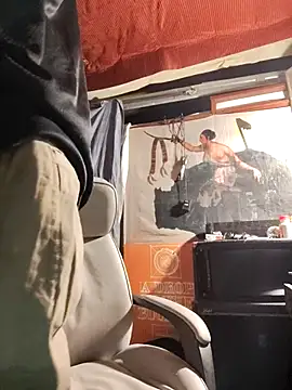 Snapshot of Gillygilly76 chatting on October 2025 04:33:01 AM Gillygilly76 online show from October 2025 04:33:01 AM