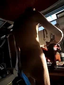 Snapshot of Gillygilly76 chatting on November 2025 10:14:01 PM Gillygilly76 online show from November 2025 10:14:01 PM