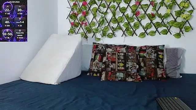 Snapshot of ValeryThunder chatting on November 2025 10:37:01 AM ValeryThunder online show from November 2025 10:37:01 AM